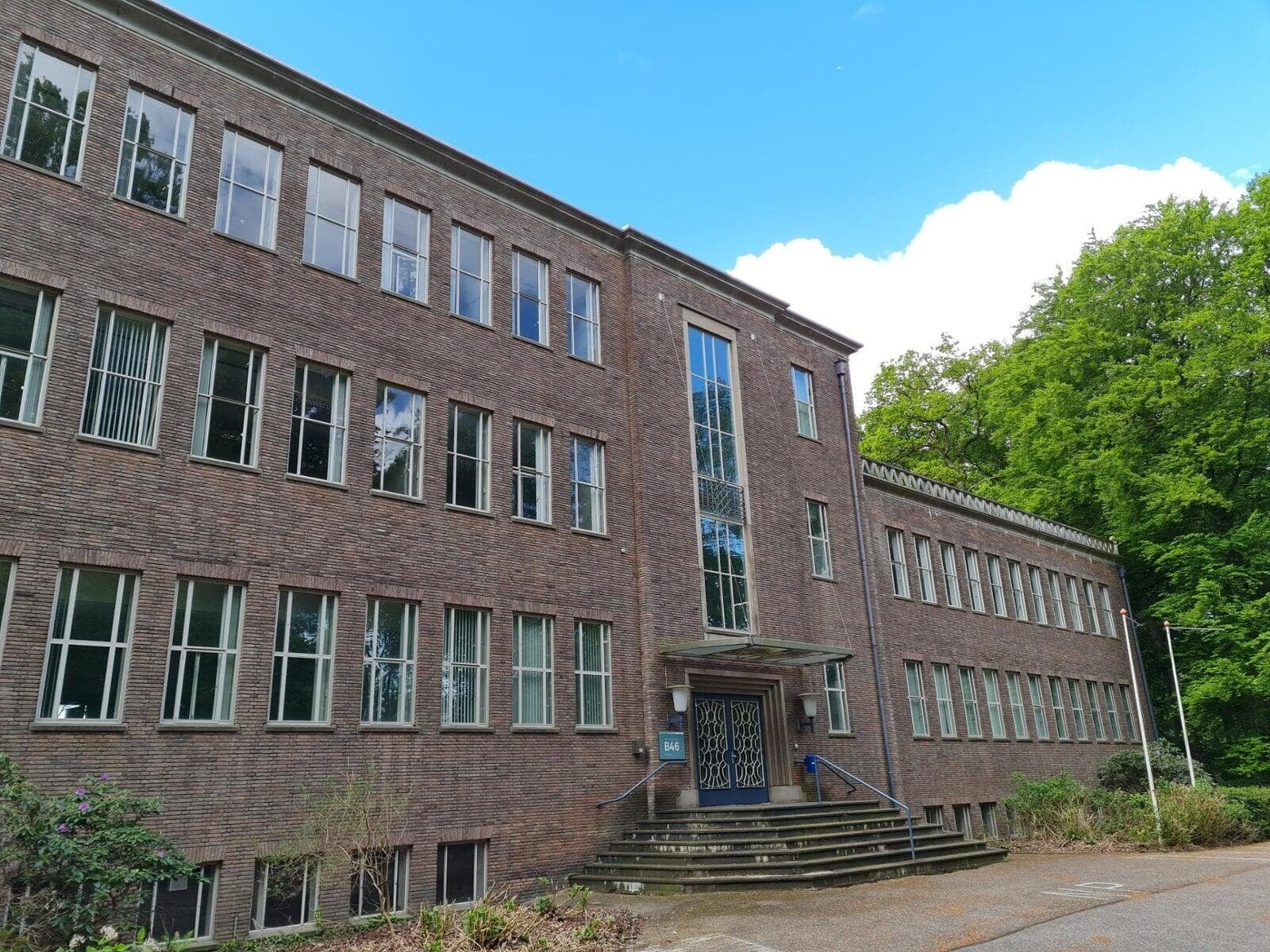 Exterieur van gebouw B46 op Arnhems Buiten in Arnhem